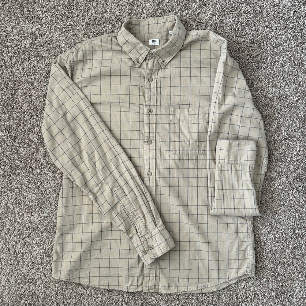 Uniqlo Men's Khaki Plaid Button Down Shirt
